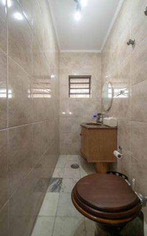 Casa à venda com 260m², 3 quartos e 9 vagasLavabo