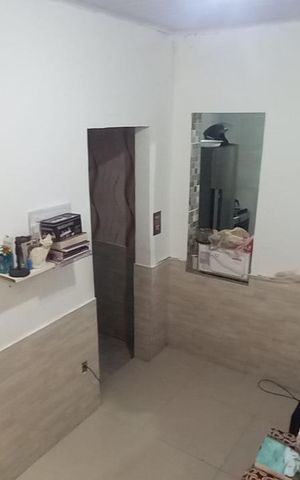 Casa à venda com 200m², 2 quartos e sem vaga Casa à venda com 200m², 2 quartos e sem vagaSala