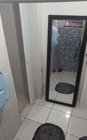 Casa à venda com 200m², 2 quartos e sem vaga Casa à venda com 200m², 2 quartos e sem vagaBanheiro