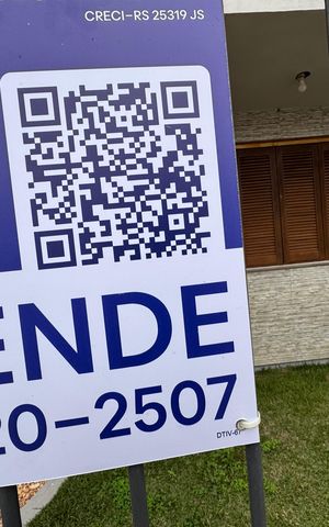 Casa à venda com 150m², 3 quartos e 2 vagasPlaca