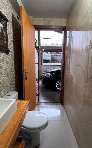 Casa à venda com 150m², 3 quartos e 2 vagasBanheiro da Garagem
