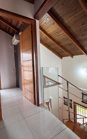 Casa à venda com 150m², 3 quartos e 2 vagasCorredor