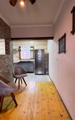 Casa à venda com 150m², 3 quartos e 2 vagasSala