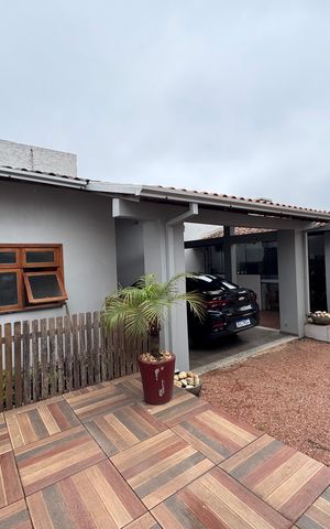 Casa à venda com 150m², 3 quartos e 2 vagasÁrea Externa