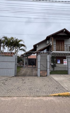 Casa à venda com 150m², 3 quartos e 2 vagasFachada