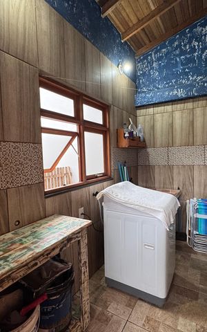 Casa à venda com 150m², 3 quartos e 2 vagasÁrea de Serviço