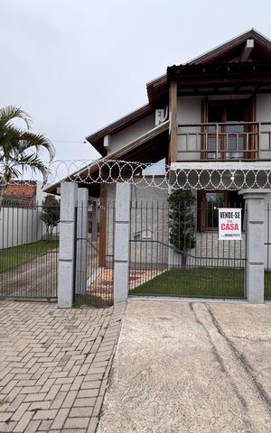 Casa à venda com 150m², 3 quartos e 2 vagasFachada