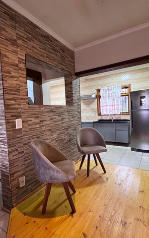 Casa à venda com 150m², 3 quartos e 2 vagasSala