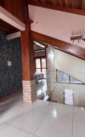 Casa à venda com 150m², 3 quartos e 2 vagasCorredor