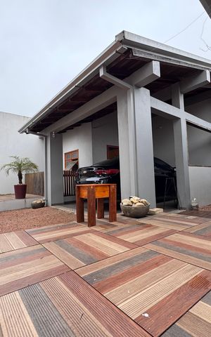 Casa à venda com 150m², 3 quartos e 2 vagasÁrea Externa