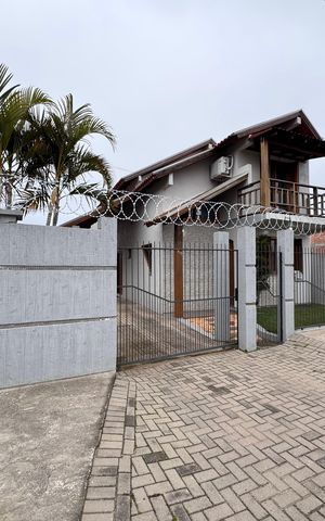 Casa à venda com 150m², 3 quartos e 2 vagasFachada