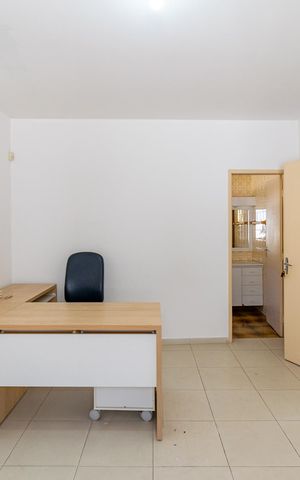 Casa para alugar com 183m², 3 quartos e 2 vagas Casa para alugar com 183m², 3 quartos e 2 vagasSuíte