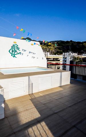 Apartamento à venda com 175m², 2 quartos e 2 vagas Apartamento à venda com 175m², 2 quartos e 2 vagasTerraço