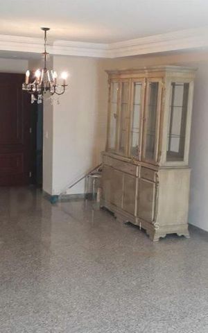 Apartamento à venda com 342m², 5 quartos e 4 vagas