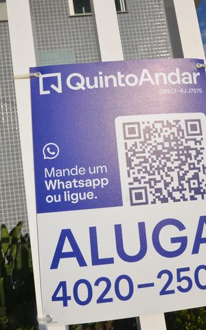 Apartamento à venda com 114m², 2 quartos e 2 vagasPlaca instalada