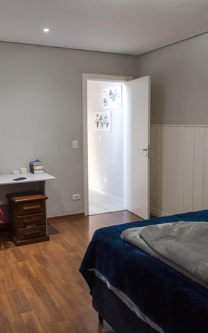 Casa à venda com 250m², 4 quartos e 4 vagasSuíte 2