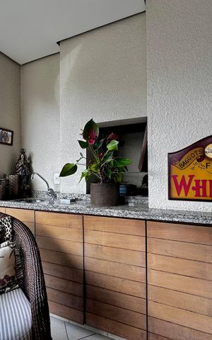 Apartamento à venda com 109m², 2 quartos e 3 vagas Apartamento à venda com 109m², 2 quartos e 3 vagasVaranda da Sala
