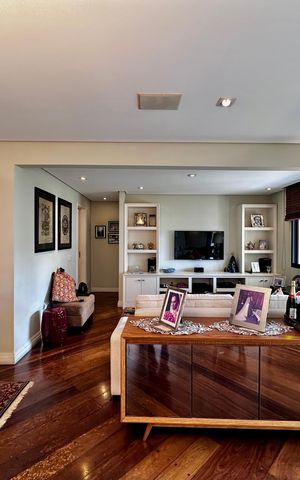 Apartamento à venda com 109m², 2 quartos e 3 vagas Apartamento à venda com 109m², 2 quartos e 3 vagasSala