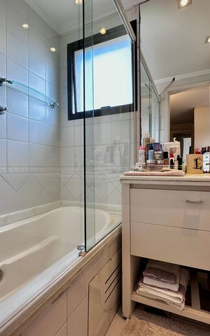 Apartamento à venda com 109m², 2 quartos e 3 vagas Apartamento à venda com 109m², 2 quartos e 3 vagasBanheiro Suíte 2