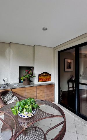 Apartamento à venda com 109m², 2 quartos e 3 vagas Apartamento à venda com 109m², 2 quartos e 3 vagasVaranda da Sala