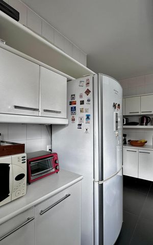 Apartamento à venda com 109m², 2 quartos e 3 vagas Apartamento à venda com 109m², 2 quartos e 3 vagasCozinha