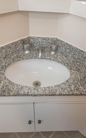Apartamento para alugar com 37m², 1 quarto e sem vagaBanheiro