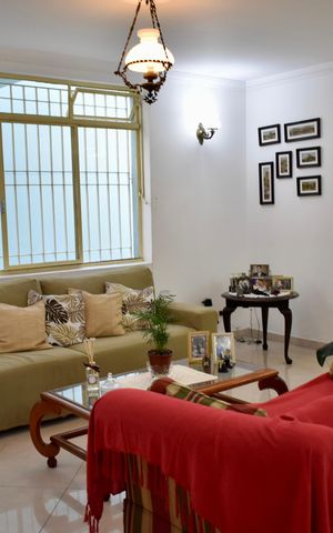 Casa à venda com 220m², 3 quartos e 3 vagas Casa à venda com 220m², 3 quartos e 3 vagasSala