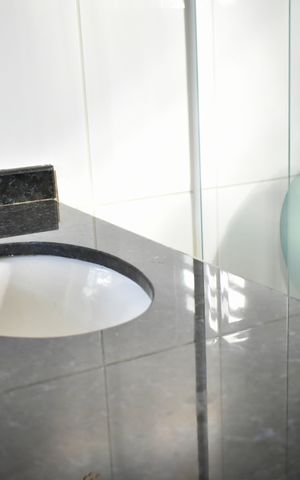 Casa à venda com 220m², 3 quartos e 3 vagas Casa à venda com 220m², 3 quartos e 3 vagasEdícula