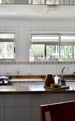 Casa à venda com 220m², 3 quartos e 3 vagas Casa à venda com 220m², 3 quartos e 3 vagasCozinha