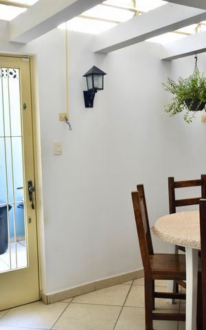Casa à venda com 220m², 3 quartos e 3 vagas Casa à venda com 220m², 3 quartos e 3 vagasSala