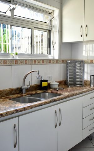 Casa à venda com 220m², 3 quartos e 3 vagas Casa à venda com 220m², 3 quartos e 3 vagasCozinha