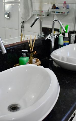 Casa à venda com 220m², 3 quartos e 3 vagas Casa à venda com 220m², 3 quartos e 3 vagasBanheiro da Suíte 1