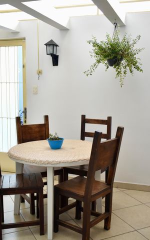 Casa à venda com 220m², 3 quartos e 3 vagas Casa à venda com 220m², 3 quartos e 3 vagasSala