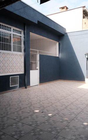 Casa para alugar com 100m², 2 quartos e sem vagaÁrea de Serviço