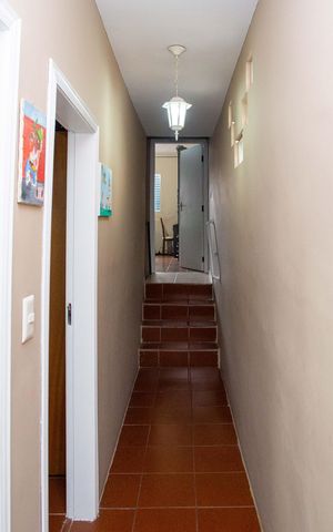 Casa à venda com 100m², 3 quartos e 4 vagasCorredor
