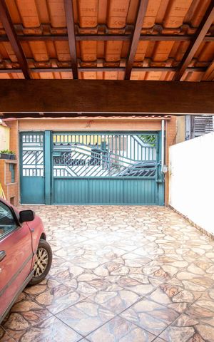 Casa à venda com 100m², 3 quartos e 4 vagasGaragem