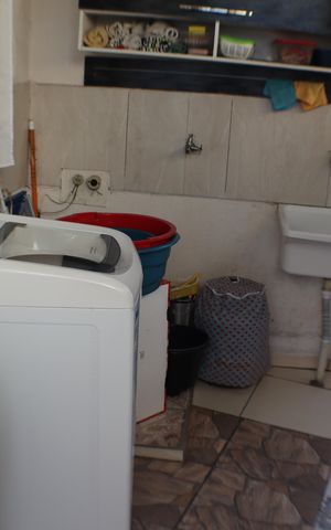 Casa à venda com 176m², 2 quartos e 2 vagas Casa à venda com 176m², 2 quartos e 2 vagasÁrea de Serviço