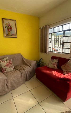 Casa à venda com 176m², 2 quartos e 2 vagas Casa à venda com 176m², 2 quartos e 2 vagasSala