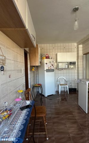 Casa à venda com 176m², 2 quartos e 2 vagas Casa à venda com 176m², 2 quartos e 2 vagasCozinha