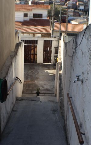 Casa à venda com 176m², 2 quartos e 2 vagas Casa à venda com 176m², 2 quartos e 2 vagasQuintal