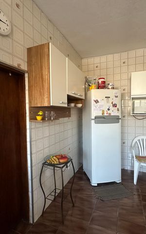 Casa à venda com 176m², 2 quartos e 2 vagas Casa à venda com 176m², 2 quartos e 2 vagasCozinha