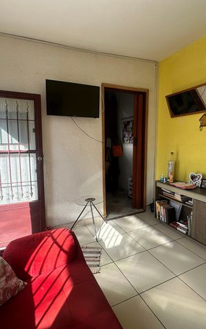 Casa à venda com 176m², 2 quartos e 2 vagas Casa à venda com 176m², 2 quartos e 2 vagasSala