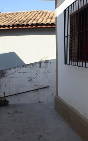 Casa à venda com 176m², 2 quartos e 2 vagas Casa à venda com 176m², 2 quartos e 2 vagasQuintal