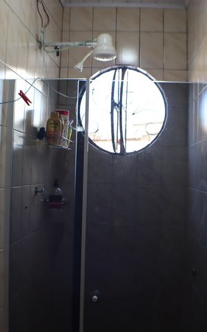 Casa à venda com 176m², 2 quartos e 2 vagas Casa à venda com 176m², 2 quartos e 2 vagasBanheiro