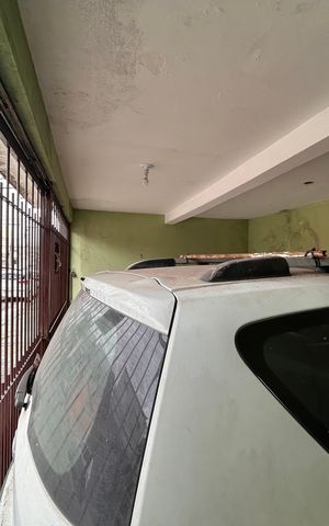Casa à venda com 180m², 4 quartos e 2 vagas Casa à venda com 180m², 4 quartos e 2 vagasGaragem