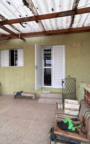 Casa à venda com 180m², 4 quartos e 2 vagas Casa à venda com 180m², 4 quartos e 2 vagasQuintal