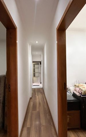Casa à venda com 180m², 4 quartos e 2 vagas Casa à venda com 180m², 4 quartos e 2 vagasCorredor casa 1