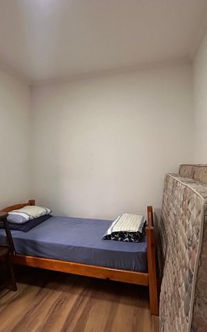 Casa à venda com 180m², 4 quartos e 2 vagas Casa à venda com 180m², 4 quartos e 2 vagasQuarto 3 - Casa 1