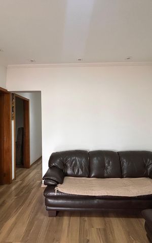 Casa à venda com 180m², 4 quartos e 2 vagas Casa à venda com 180m², 4 quartos e 2 vagasSala - Casa 1