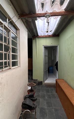 Casa à venda com 180m², 4 quartos e 2 vagas Casa à venda com 180m², 4 quartos e 2 vagasÁrea de Serviço - Casa 2